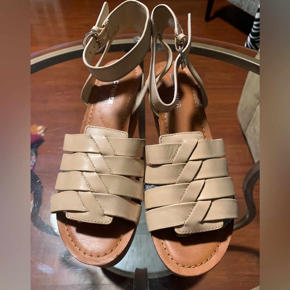 Vince Camuto Neutral Tan Leather Strappy Ankle-Wrap Sandals